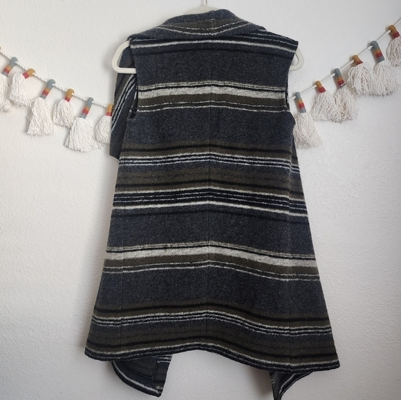 Cupcakes & Cashmere Wool Blend Plaid Drapped Open Front Cardigan Vest Boho XS - Picture 2 of 10